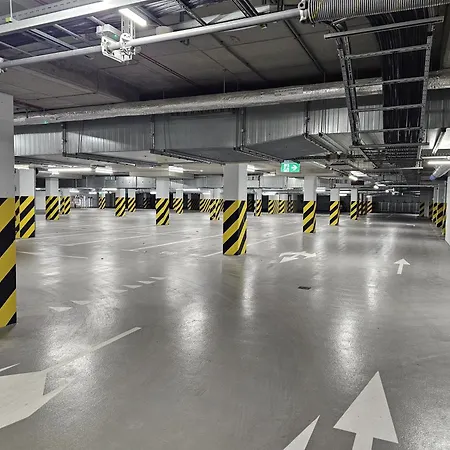 Urban Premium 18th Floor No 14 - Air Condition - Free Garage,
