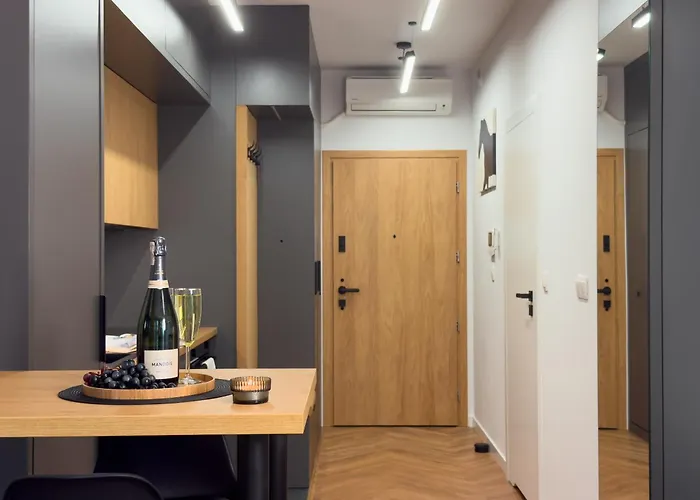 Urban Premium Global 18th Floor No14, Free Garage, Self Chec-in, No Deposit Appartement *