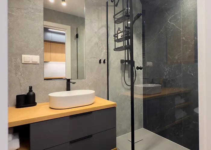 Urban Premium Global 18th Floor No14, Free Garage, Self Chec-in, No Deposit Katowice